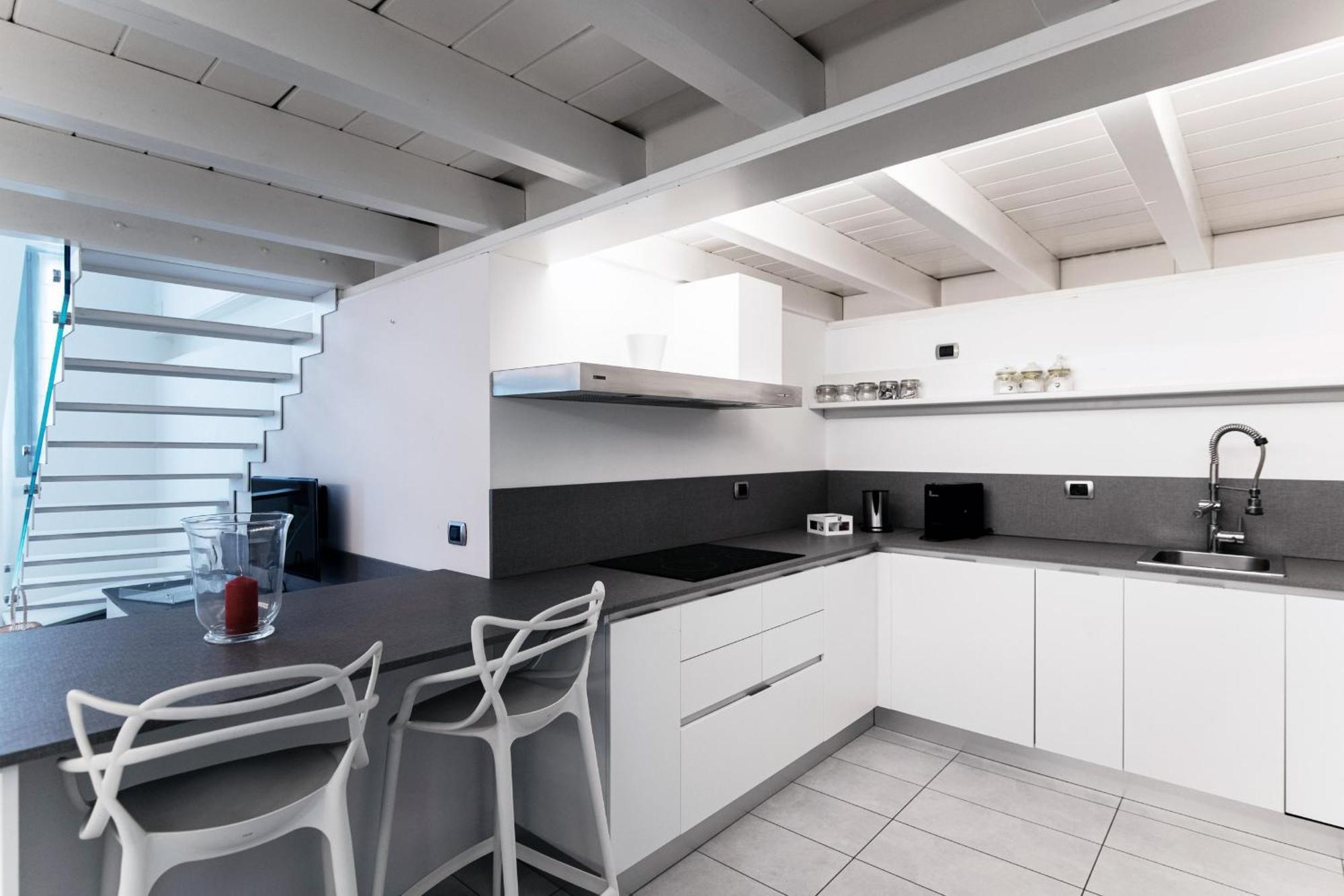 Porta Torre Loft - Bymyhomeincomo Apartment *